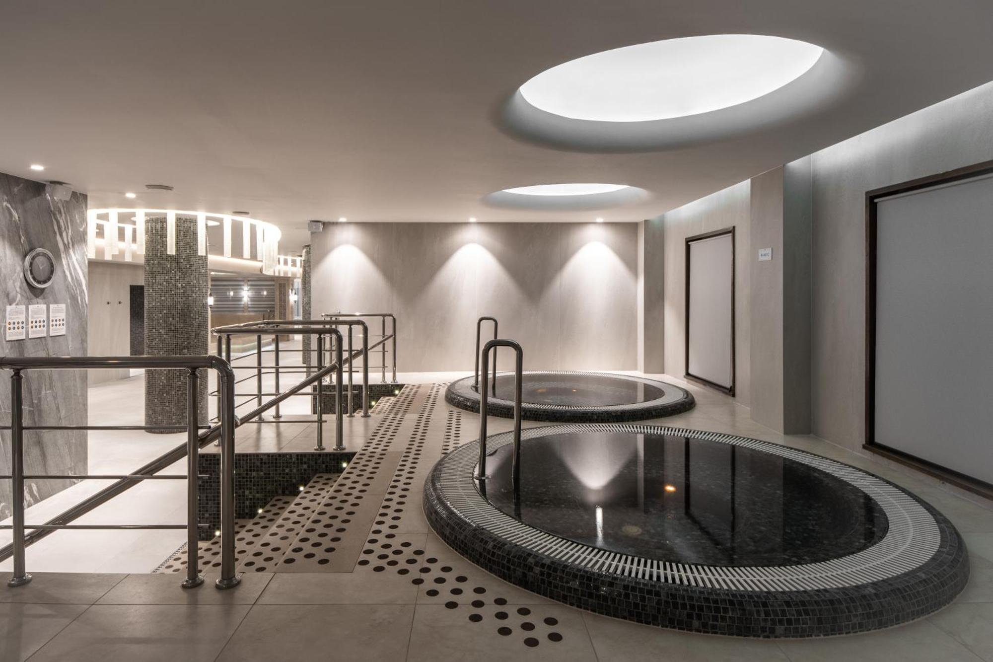 Aquaperla Hotel & Spa 키시나우 외부 사진